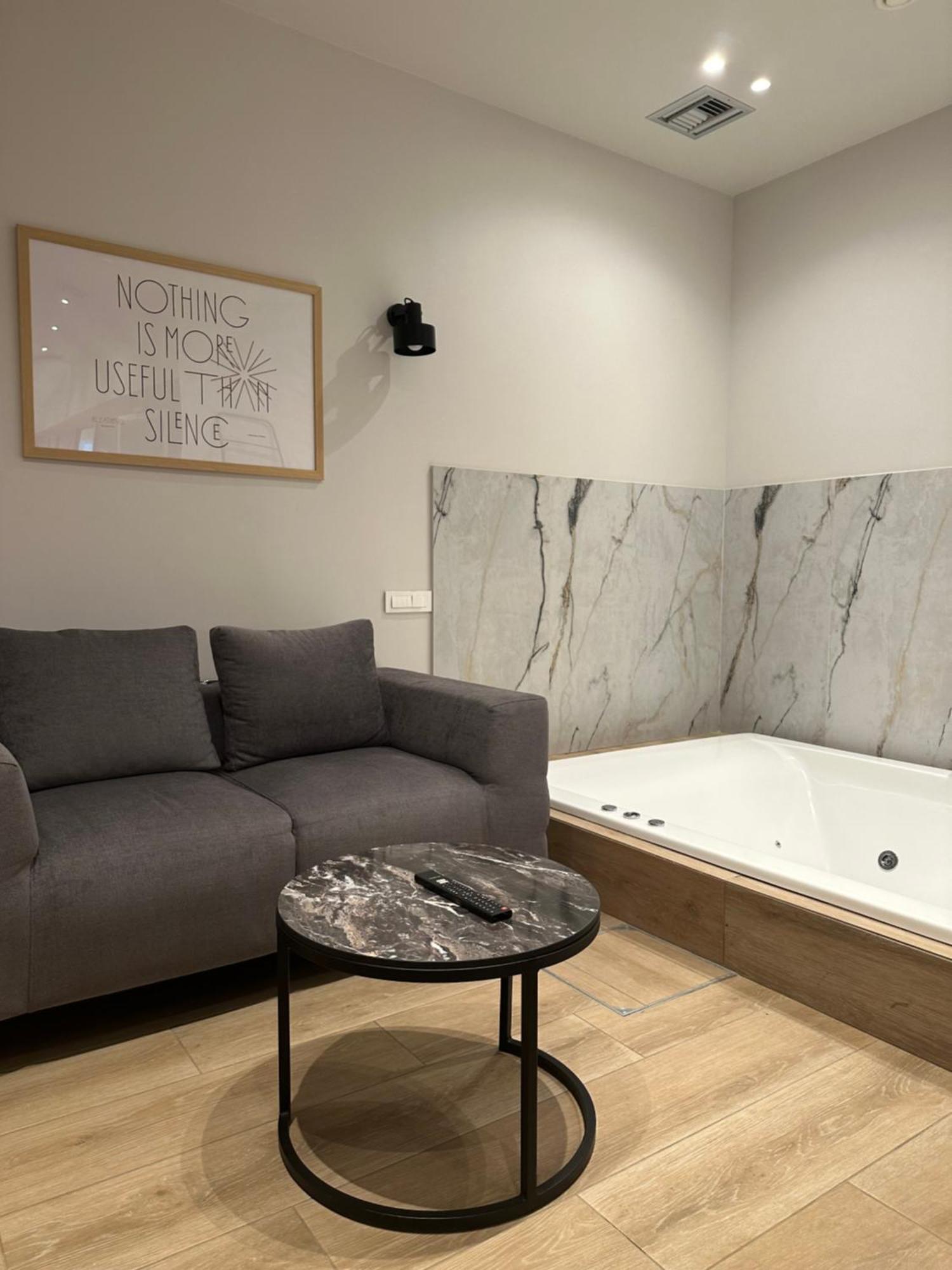 Belle Athenes - Luxury Rooms At Monastiraki Railway Station Exteriér fotografie