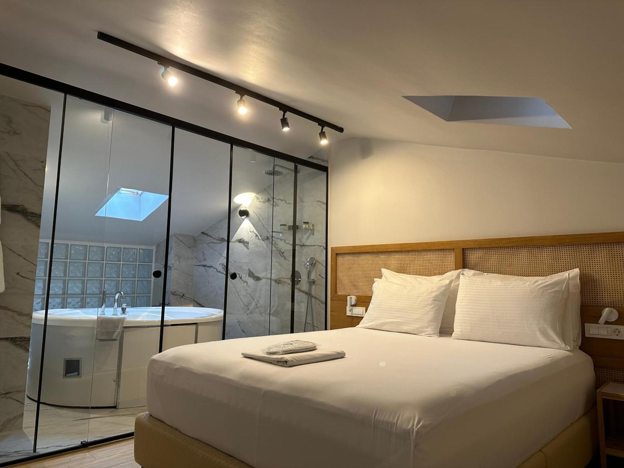 Belle Athenes - Luxury Rooms At Monastiraki Railway Station Exteriér fotografie